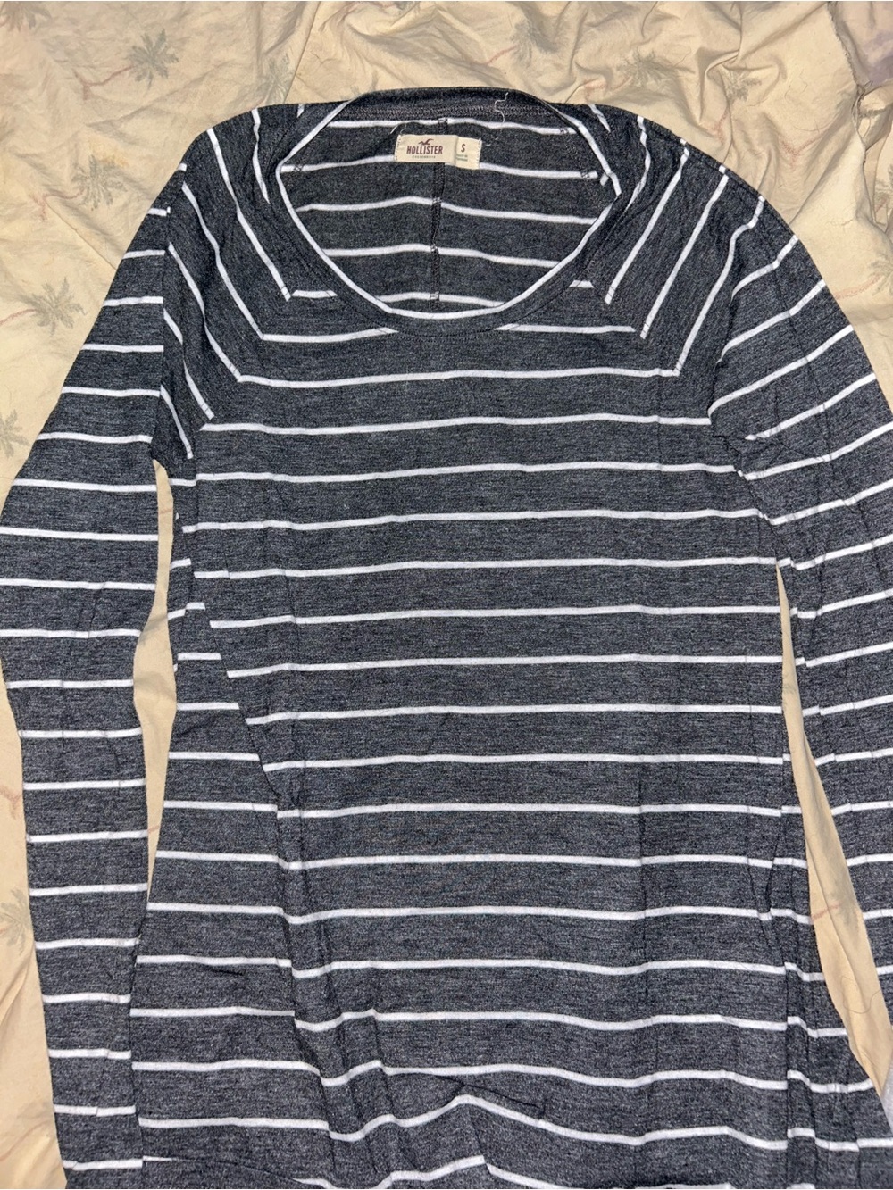 Hollister women’s Gray Striped long sleeve shirt- Small